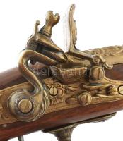 Antik kovás pisztoly replika, jó állapotban, h: 36 cm