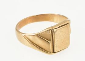 18K arany (Au) pecsétgyűrű jelzett, mesterjegyes, címer nélkül m: 60, 6,41 g