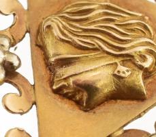 18K arany (Au) medál, plasztikus leány fejjel. 2,71 g