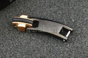 Rochet design férfi nyaklánc, fém, aranyozott és szénszálas bevonattal, újszerű állapotban, eredeti ...