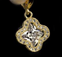 Afrodithe tenyésztett gyöngy nyaklánc, aranyozott kapoccsal és medállal, princess csiszolású kővel. ...