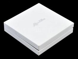 Afrodithe tenyésztett gyöngy nyaklánc, aranyozott kapoccsal és medállal, princess csiszolású kővel. ...