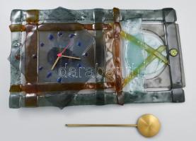 Kalmár Pál: Falióra. Anyagában színezett üvegblokkokból épített iparművész falióra, jelzéssel, ingával, hibátlan, 57x34 cm
