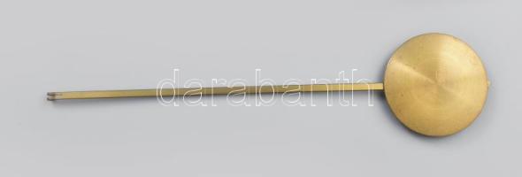 Kalmár Pál: Falióra. Anyagában színezett üvegblokkokból épített iparművész falióra, jelzéssel, ingáv...