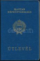 1979 Magyar Népköztársaság által kiállított, fényképes kék útlevél, brit, belga, francia vízumokkal