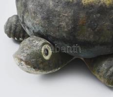 Simó Ágoston (1925-2011): Teknős. Magas hőfokon égetett, rézoxiddal színezett, samottos agyag. Alján...