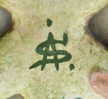 Simó Ágoston (1925-2011): Teknős. Magas hőfokon égetett, rézoxiddal színezett, samottos agyag. Alján...