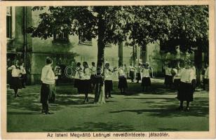 1928 Sopron, Az Isteni megváltó Leányai nevelőintézet játszótere, röplabdázó leányok, sport