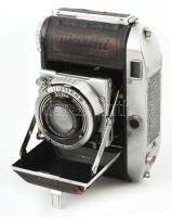 cca 1938 Welta Weltini II, Schneider-Kreuznech Xenar f:2,8 F=5 cm objektívvel, bőrtokjában