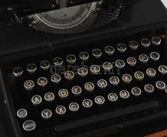 Remtor írógép, cca 1940 magyar billentyűzettel, hordozó táskával