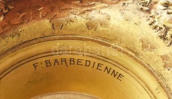 Ferdinand Barbedienne (1810 - 1892): Faunfejes kínáló. Tüziaranyozott bronz. Jelzett. d: 11 cm