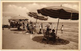 Venezia, Venice; Spiaggia / beach, bathers