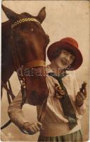 Lady with horse (EB)