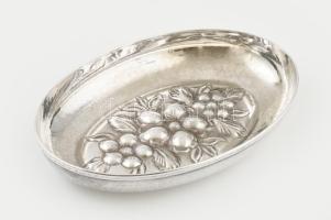 Ezüst(Ag) ovális virágmintás kínálótál, jelzett, 22,5×16 cm, nettó: 206 g