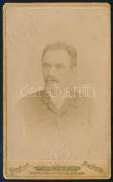 cca 1870-1880 Úriember vasúti igazolványként használt fotója, keményhátú vizitkártya Fink Sándor pozsonyi műterméből, szárazbélyegzőkkel, 10,5x6,5 cm