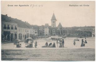 Szentágota, Agnetheln, Agnita; Marktplatz mit Kirche / Piac és templom, H.C. Lang üzlete. Michael Gärtner kiadása / market, church, shops (fl)