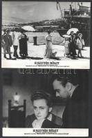 cca 1960 ,,A kutyás hölgy" című szovjet film jelenetei és szereplői, 21 db vintage produkciós filmfotó ezüst zselatinos fotópapíron, a használatból eredő (esetleges) kisebb hibákkal, 18x24 cm