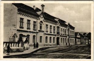 1944 Gyergyószentmiklós, Gheorgheni; Szent Vince irgalmas rend zárdája. Fitzus Zoltán kiadása / nunnery (EK)