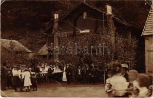 1908 Vihnyefürdő, Kúpele Vyhne; fürdő vendéglő, cigányzenekar / spa restaurant, Gypsy musicians. photo (lyukak / pinholes)