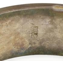 Ezüst(Ag) filigrán díszítésű karperec, jelzett, d: 5,5 cm, nettó: 29,1 g