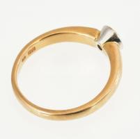 Arany (Au) 14 K gyűrű 0,1 ct gyémánttal, jelzett, méret: 56, bruttó: 3,8 g