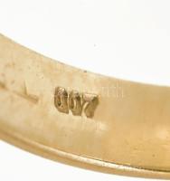 Arany (Au) 14 K gyűrű 0,2 ct gyémánttal, jelzett, méret: 57, bruttó: 3,8 g