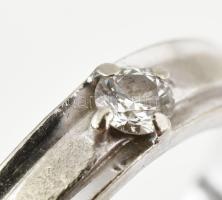 Fehérarany (Au) 14 K gyűrű 0,05 ct gyémánttal, jelzett, méret: 51, bruttó: 3,03 g