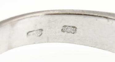 Fehérarany (Au) 14 K gyűrű 0,05 ct gyémánttal, jelzett, méret: 51, bruttó: 3,03 g