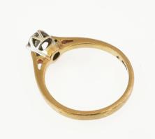 Arany (Au) 14 K gyűrű 0,25 ct gyémánttal, jelzett, méret: 51, bruttó: 1,99 g