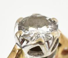 Arany (Au) 14 K gyűrű 0,25 ct gyémánttal, jelzett, méret: 51, bruttó: 1,99 g