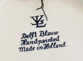 Delfti kék paradicsommadár mintás holland dísztál, jelzéssel, akasztható, kis kopottsággal, d: 25 cm