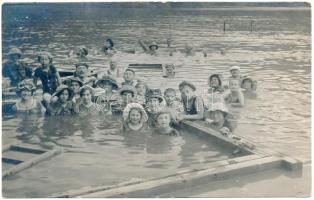 Szovátafürdő, Baile Sovata; fürdőzők fakerettel a tóban / spa guests bathing in the lake. photo
