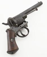 cca 1860 Lefaucheux-rendszerű, hátultöltős, hatlövetű forgótáras pisztoly / revolver. Jelzett, gyártói jelzéssel (Liége, Belgium) és sorszámmal. Szép, megkímélt állapotban, h: 23 cm / Antique Lefaucheux-style revolver, made in Liége, Belgium, marked, in good condition