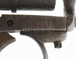 cca 1860 Lefaucheux-rendszerű, hátultöltős, hatlövetű forgótáras pisztoly / revolver. Jelzett, gyárt...