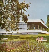 KÖZTI - Budapest - Hungary. (A Középülettervező Vállalat albuma). Szerk.: Janesch Rudolf. Bp., é.n.,...