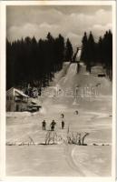 Csíkszereda, Miercurea Ciuc; Sutai síugrósánc télen / Ski jumping hill in Suta, winter sport