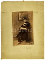 1910 Díszmagyaros férfi portréja, Arad, Weisz Hugó műterméből, jelzett 12x20 cm kartonon