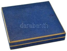 Szentirmai Zoltán (1941-) 1986. "Miskolci Tévé Fesztivál" kétoldalas, öntött bronz emlékpl...