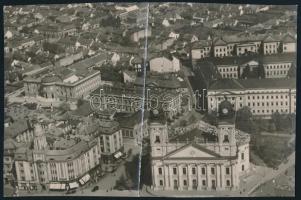 "Így látták Debrecent az angol repülők", hátoldalon feliratozott légi fotó, felületén törésnyom, 14,5×21,5 cm