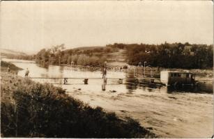 1917 Első világháborús katonai posta kocsi a Sztripa folyóban, ez a fajta autó az osztrák-magyar hadsereg legnagyobbika / WWI Austro-Hungarian military post automobile in the Strypa river. photo + "K.und k. Postautokolonne Nr. 9." + "K.u.k. Feldpostamt 333."