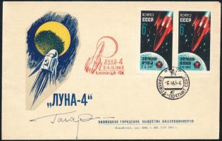 Jurij Alekszejevics Gagarin (1934-1968) szovjet űrhajós autográf aláírása alkalmi borítékon / Autograph signature of Yuriy Alekseyevich Gagarin (1934-1968) Soviet astronaut on special cover