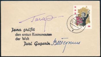 Jurij Alekszejevics Gagarin (1934-1968) és Valentyina Tyereskova (1937- ) szovjet űrhajósok aláírásai emlékborítékon /  / Autograph signature of Yuriy Alekseyevich Gagarin (1934-1968) and Valentina Tereshkova (1937- ) Soviet astronauts on special cover