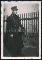 1941 Kispest, kalauz fényképe, 8,5×6 cm