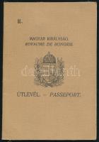1934 Magyar Királyság fényképes útlevele, szegedi születésű egyetemi hallgató részére, bejegyzésekke...