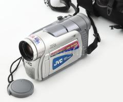 JVC mini DV kamera, teljes felszereltséggel, távirányítóval, töltővel, tokkal