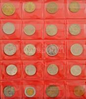 Díszes műbőr érmeberakó, berakólapokkal, benne 170db érmével több különböző országból