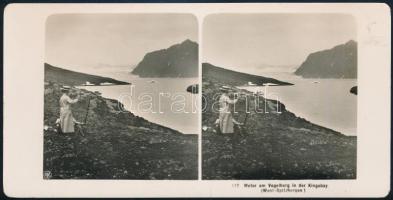 cca 1910 Nyugati Spitzbergák, Kings Bay, festő hölgy, sztereófotó, 9×18 cm