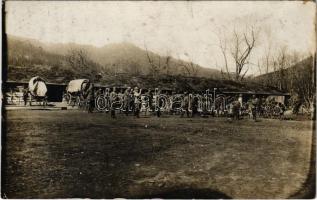 1917 Bukovinai harctér, kerékpáros katonák bicikli pucolás közben / WWI Austro-Hungarian military cyclist soldiers cleaning their bicycles. photo + "M. kir. 3. honvéd kerékpáros század" (fl)