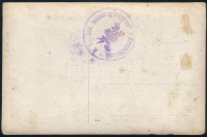 1916 A m. kir. 330. h. gyalogezred katonái a lövészárokban, golyószóróval, hátoldalt pecsételve, tin...