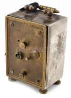 Antik utazóóra, ezüstözött bronz testtel, kopással, sérült számlappal, 7x4,5x3,5 cm